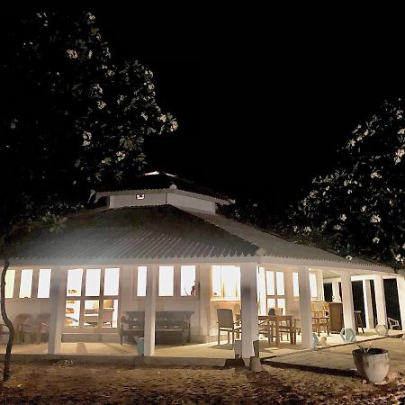 Moon Isle Beach Bungalow Nilaveli Dış mekan fotoğraf